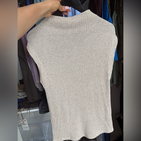 Zara Rustic ribbed top - Picture 2 of 2